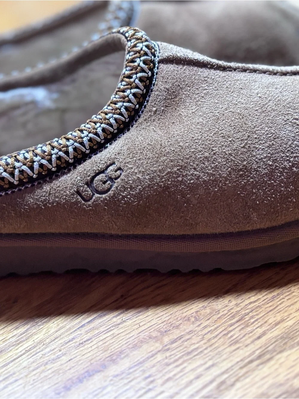 UGG Tasman Chestnut Suede Sheepskin Slippers Youth  Size 4